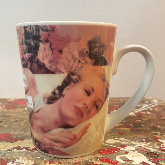 (Get 4!) Anne Taitnor Retro Mug Collection - Picture 7 of 16